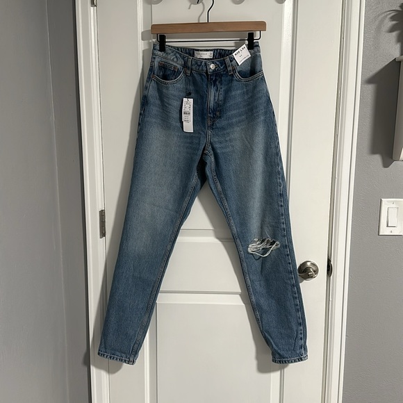 NWT TopShop Mom High Waisted Tapered Leg Jeans - Picture 3 of 15